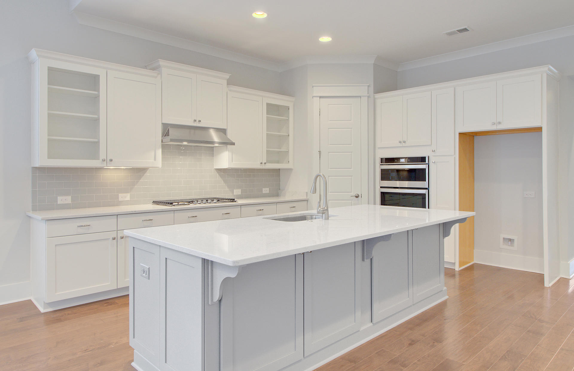 1079 Lyle Way Mount Pleasant, SC 29466 - Photo 3 of 33 Kitchen