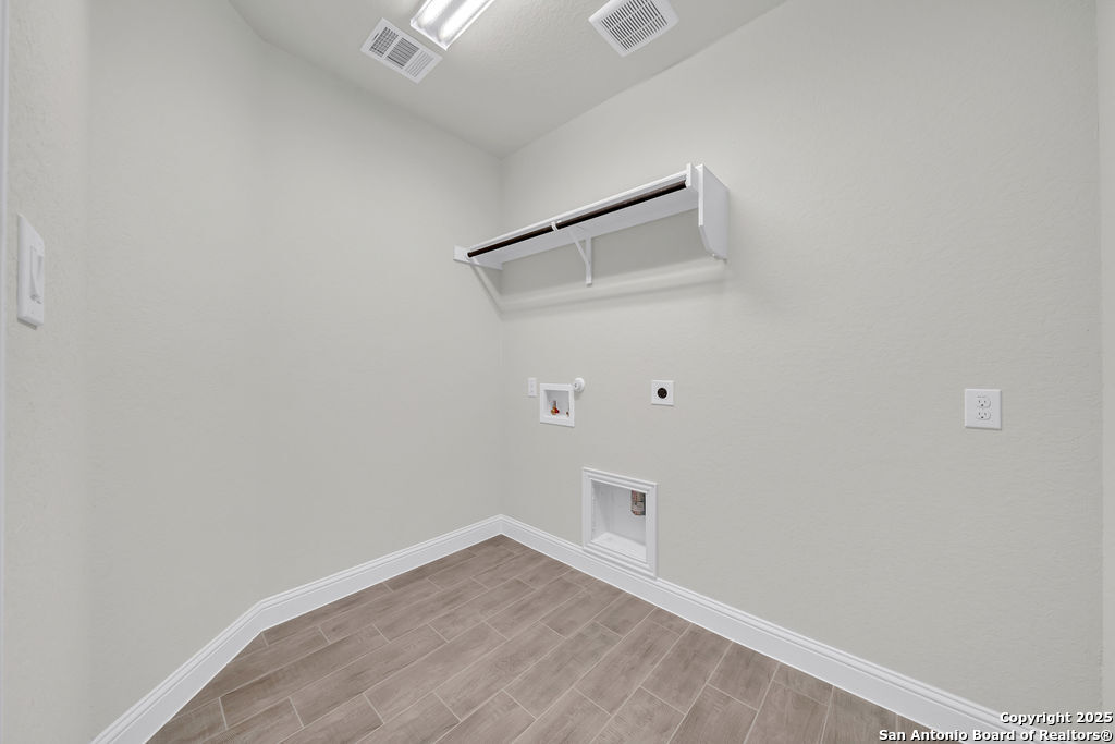 4190 Island Run Schertz, TX 78124 - Photo 5 of 15