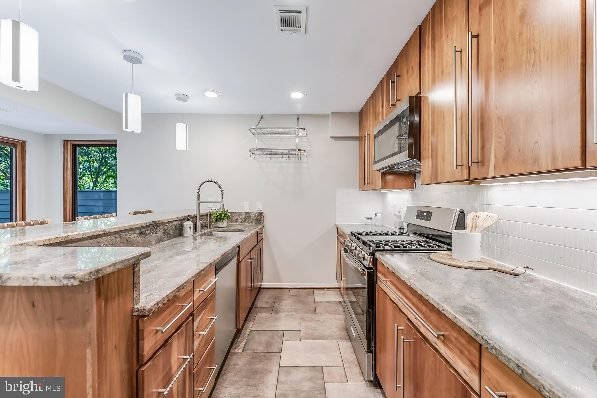 1982 Solaridge Court Reston, VA 20191 - Photo 16 of 65