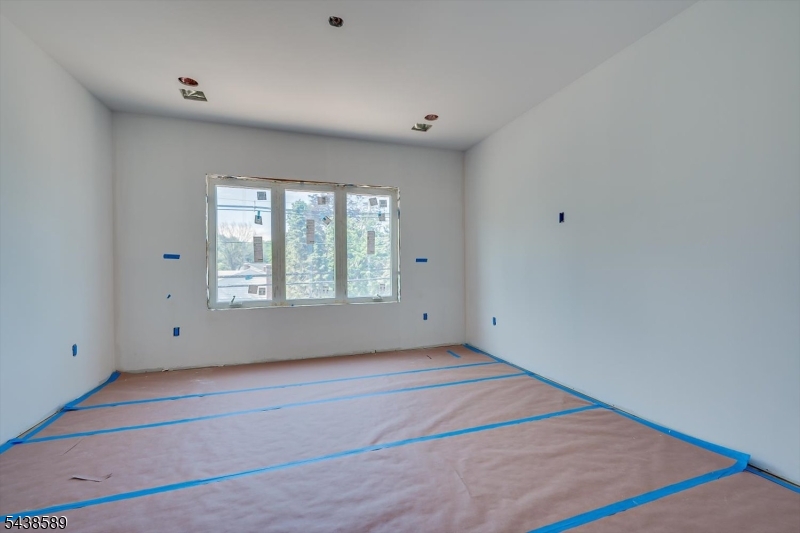 54 Nevsky Street Edison, NJ 08820 - Photo 27 of 47