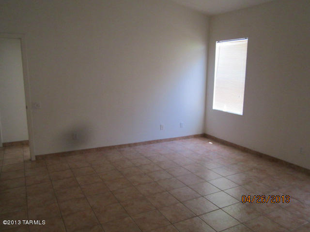 7115 West Rivulet Drive Tucson, AZ 85743 - Photo 7 of 13