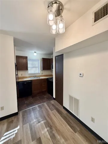 $825 | 145 Ashley Drive, Fairview Heights, IL 62208