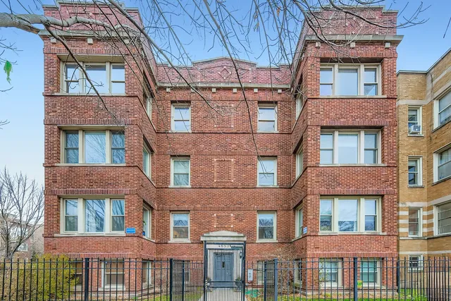 $299,900 | 4653 North Lawndale Avenue, Unit 3S, Chicago, IL 60625