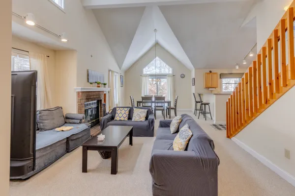$635,000 | 5 Hillside Circle, Unit 1, Lincoln, NH 03251