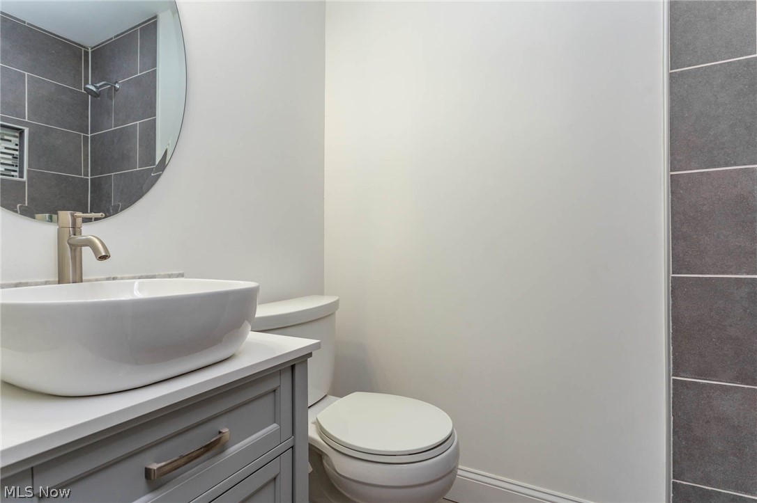 490 High Meadow Road Amherst, OH 44001 - Photo 16 of 26 Gallery Image 16