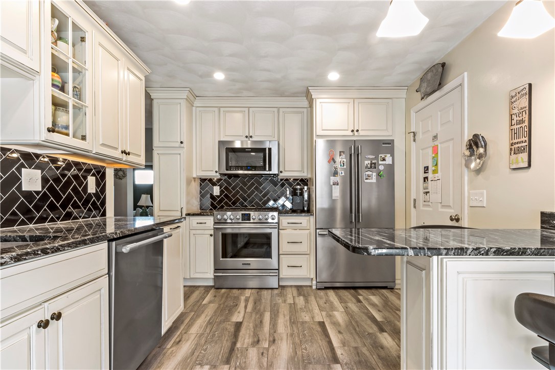 50 Cobblestone Terrace Coventry, RI 02816 - Photo 11 of 44