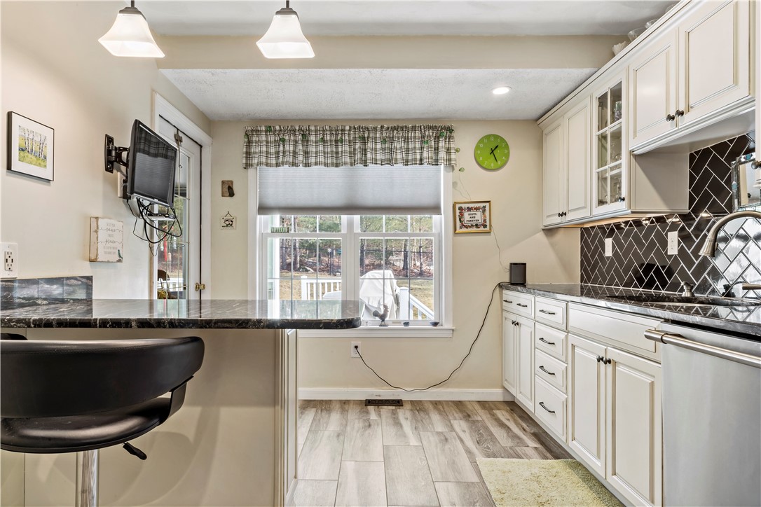 50 Cobblestone Terrace Coventry, RI 02816 - Photo 14 of 44