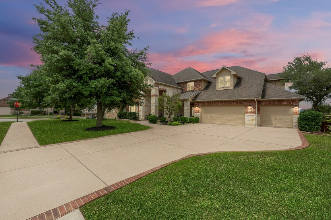 Welcome home to 101 Granite LN in beautiful Belterra!