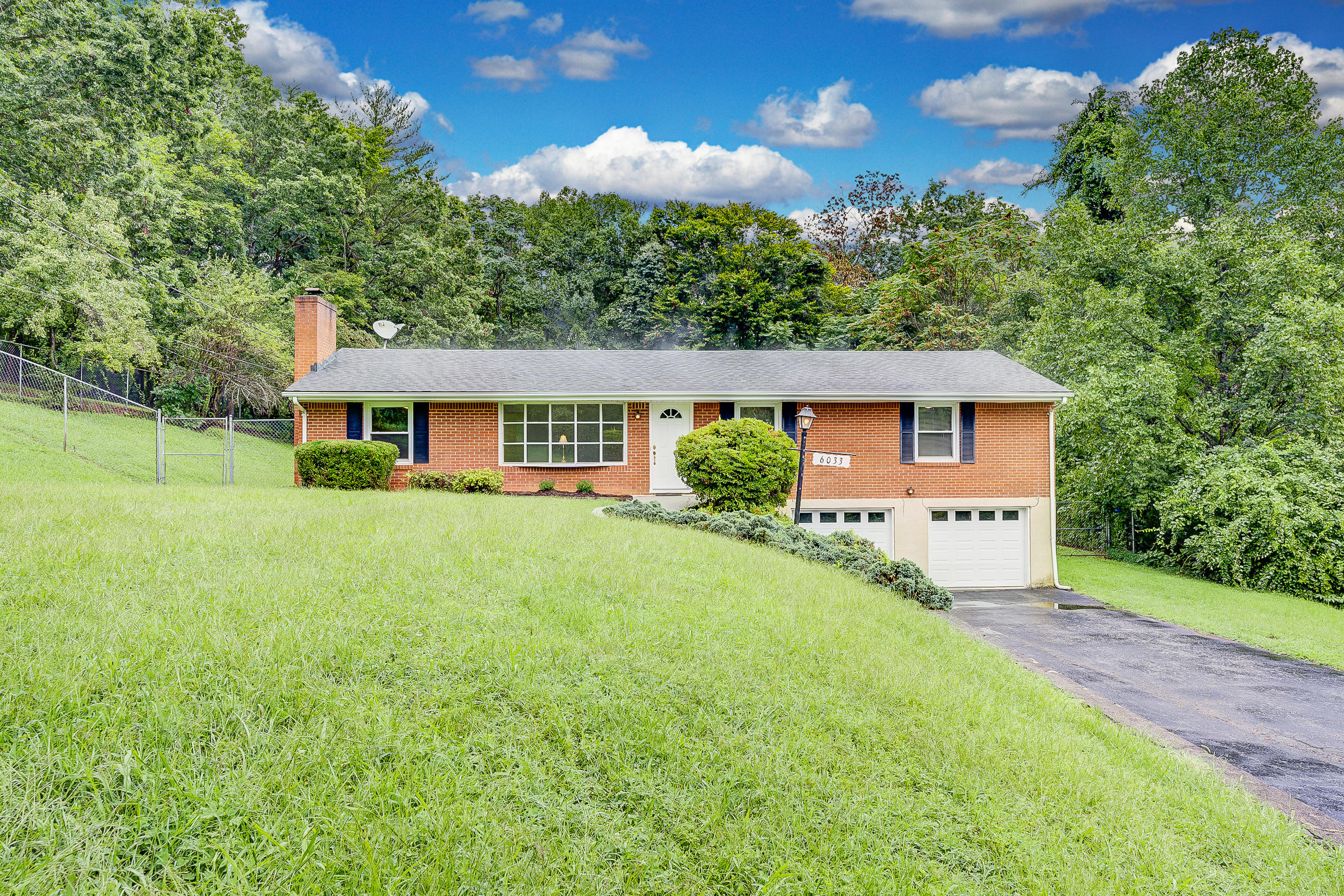 6033 Country Homes Road Roanoke, VA 24018 - Photo 1 of 30 70
