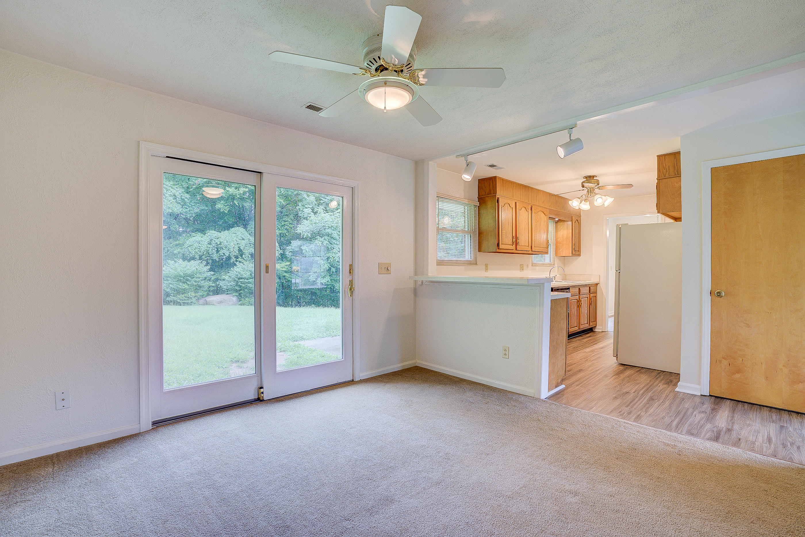 6033 Country Homes Road Roanoke, VA 24018 - Photo 12 of 30 25