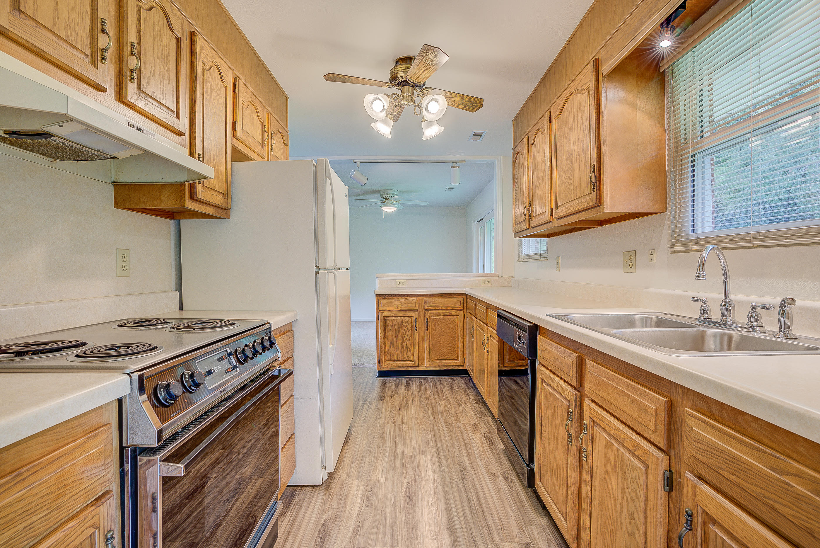 6033 Country Homes Road Roanoke, VA 24018 - Photo 14 of 30 31