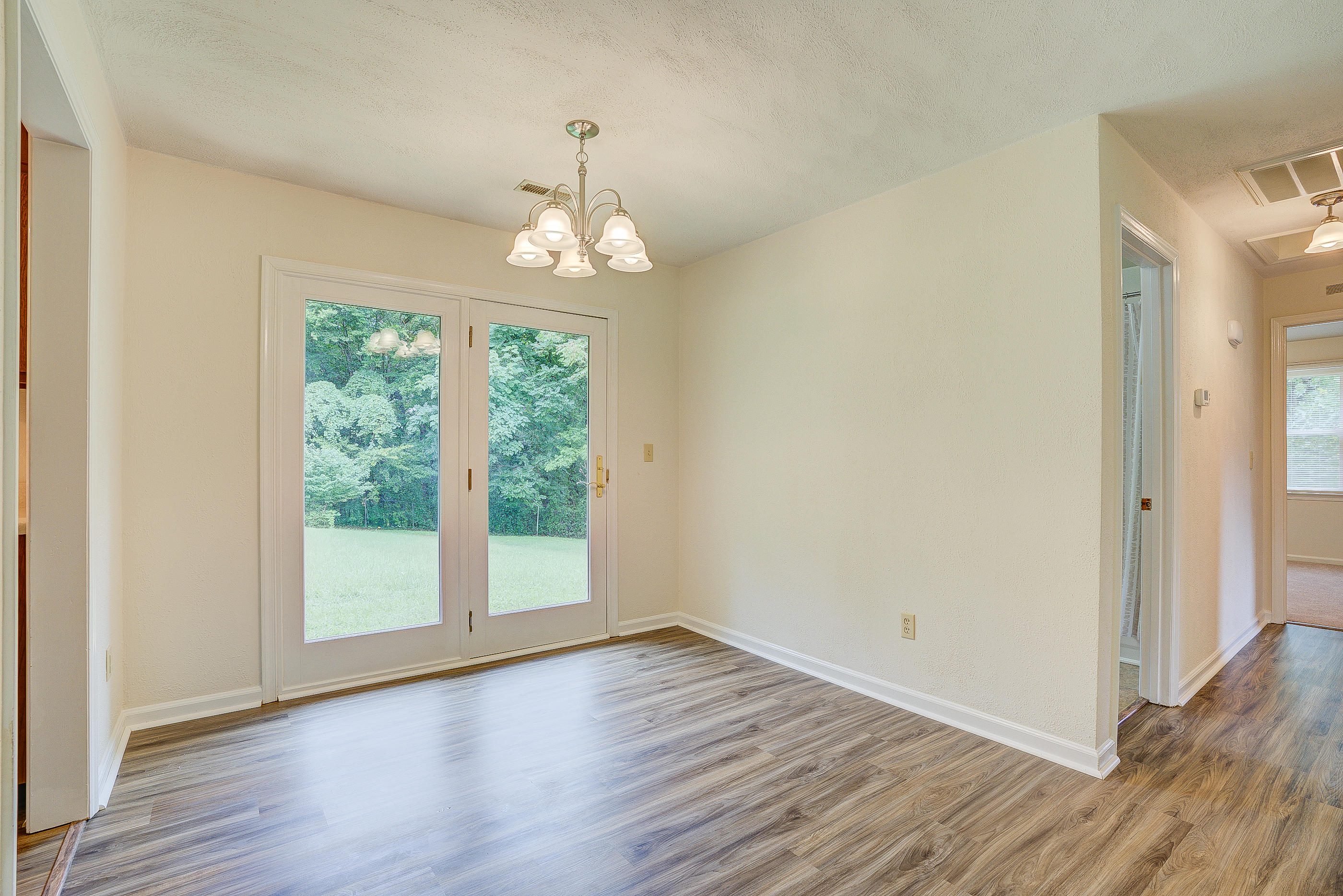 6033 Country Homes Road Roanoke, VA 24018 - Photo 16 of 30 35