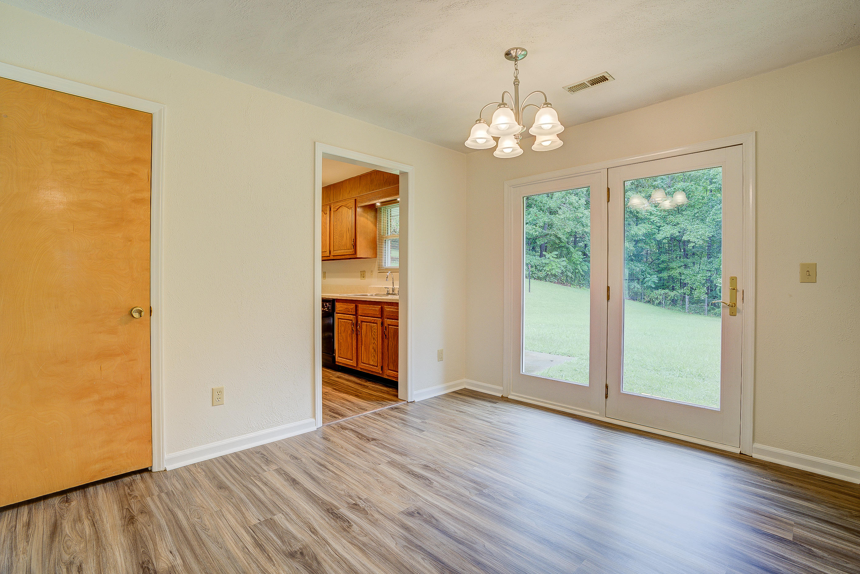 6033 Country Homes Road Roanoke, VA 24018 - Photo 17 of 30 37