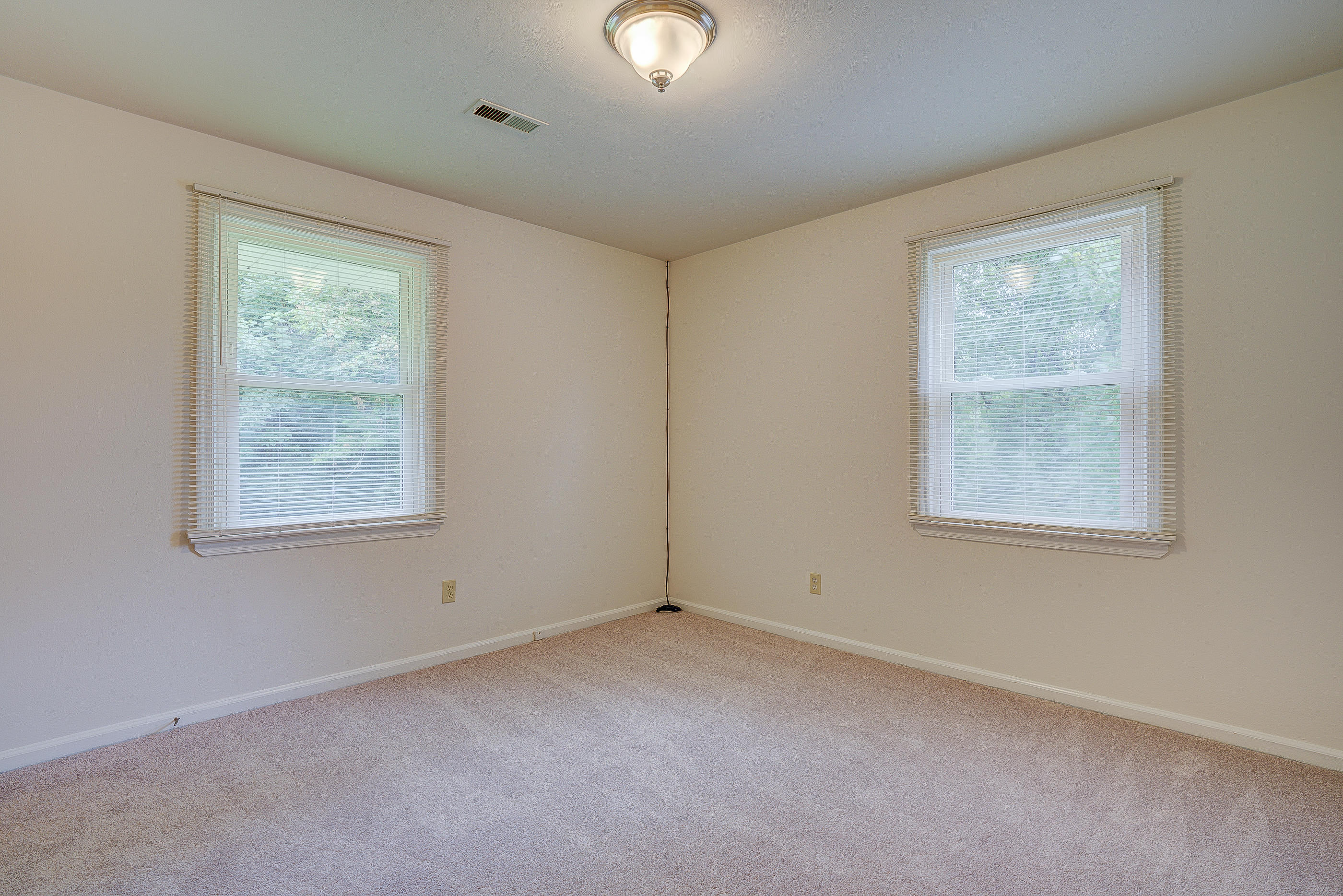 6033 Country Homes Road Roanoke, VA 24018 - Photo 23 of 30 50