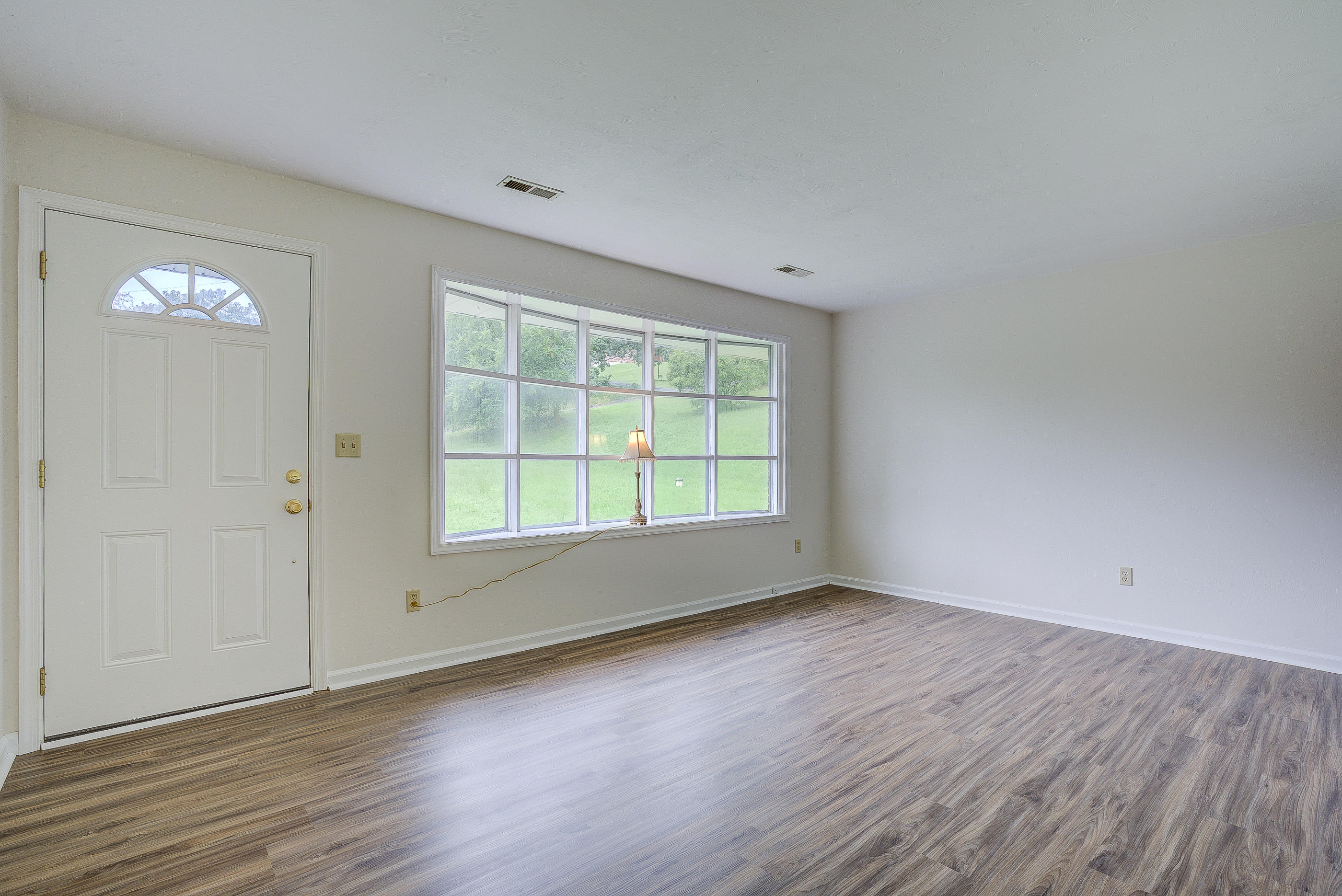 6033 Country Homes Road Roanoke, VA 24018 - Photo 6 of 30 11