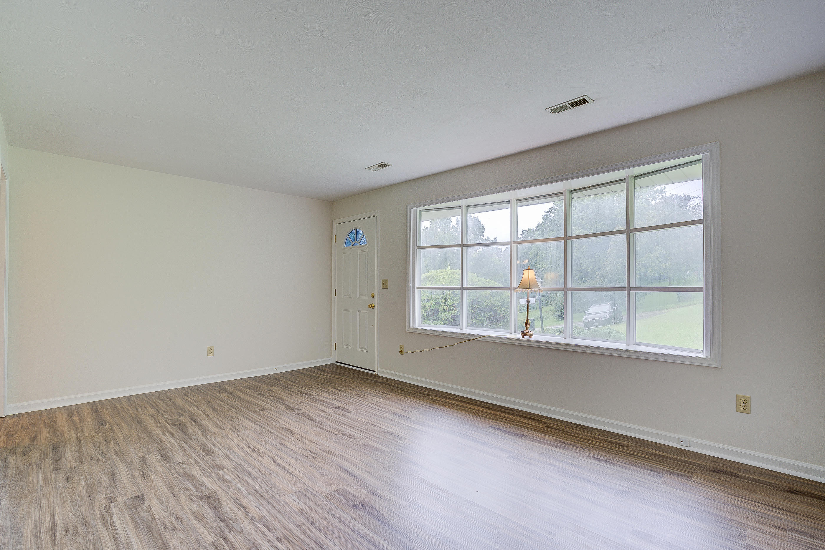 6033 Country Homes Road Roanoke, VA 24018 - Photo 7 of 30 13