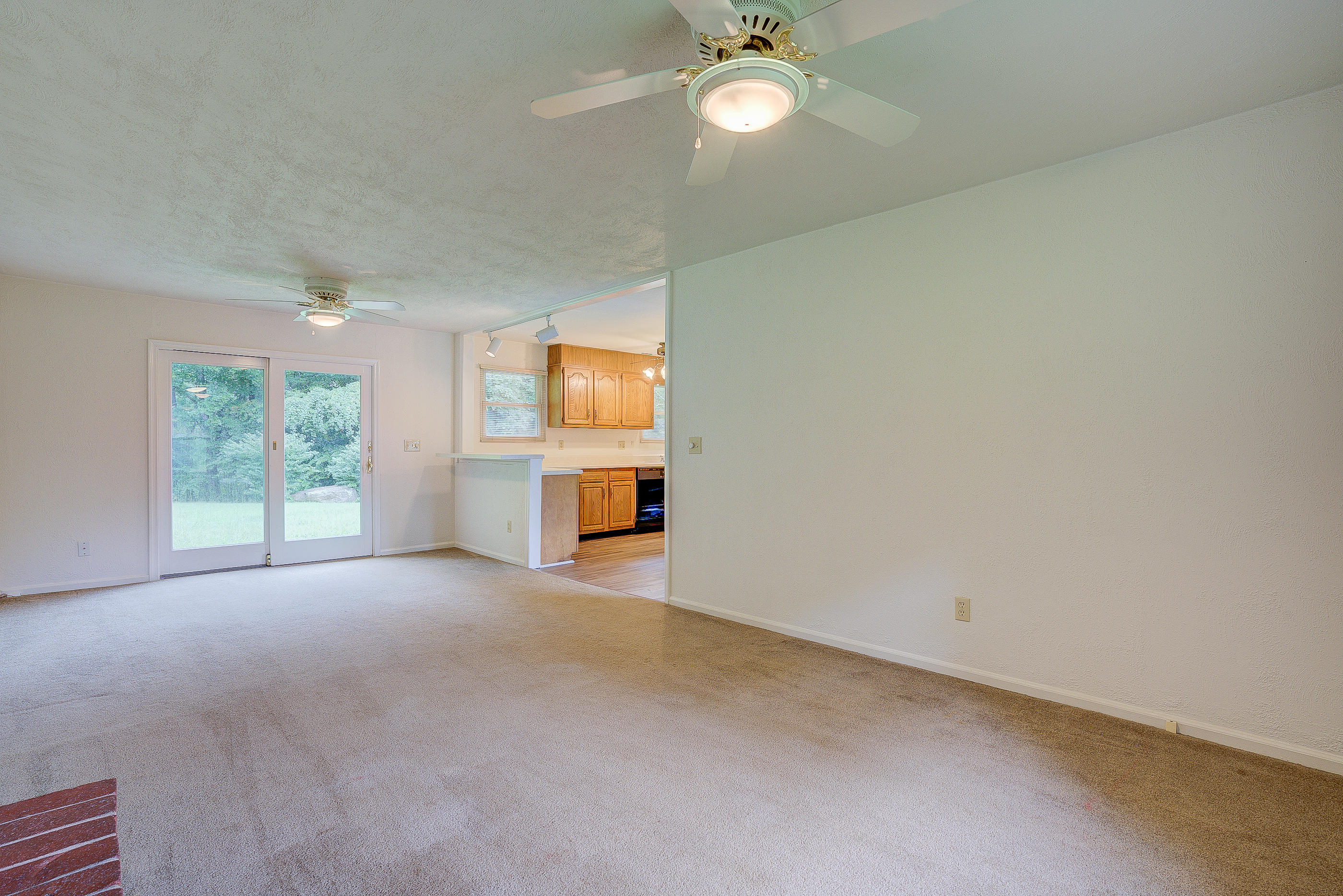 6033 Country Homes Road Roanoke, VA 24018 - Photo 10 of 30 20