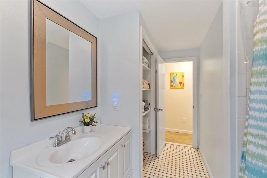 225 Leominster Road Lunenburg, MA 01462 - Photo 17 of 38