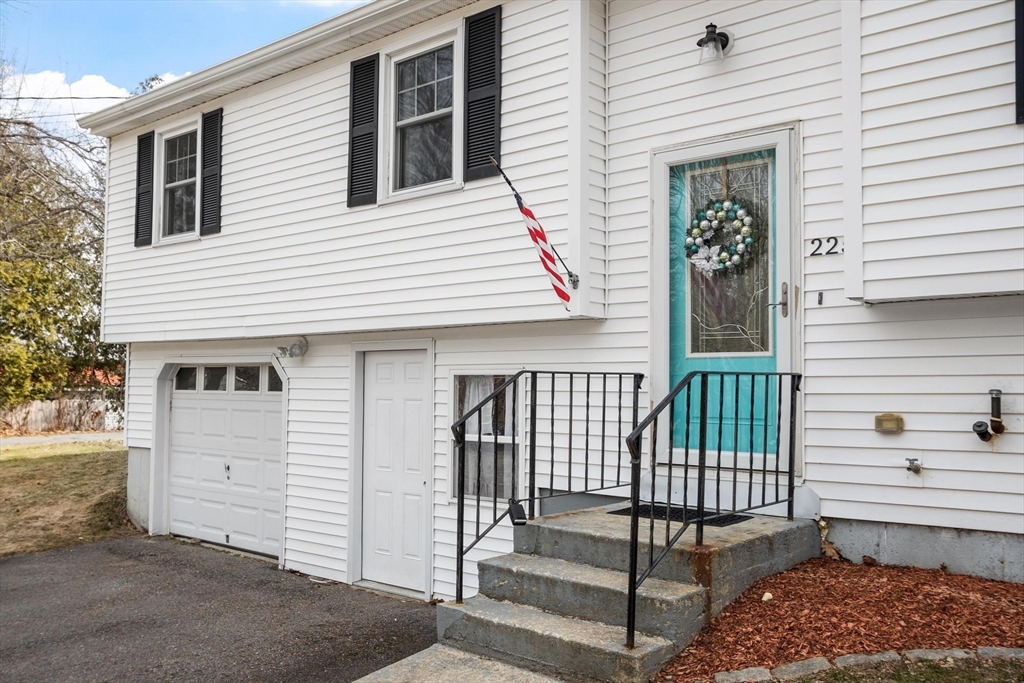 225 Leominster Road Lunenburg, MA 01462 - Photo 2 of 38