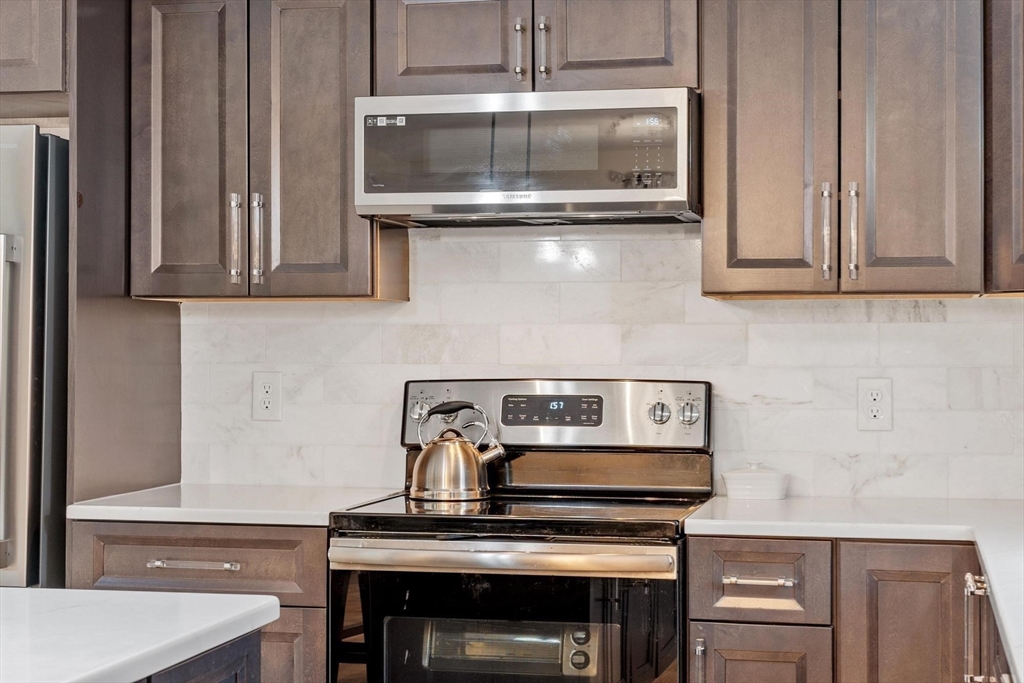 225 Leominster Road Lunenburg, MA 01462 - Photo 5 of 38