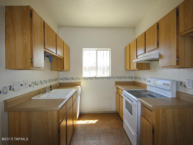 3532 South Mission Road, Unit 3 Tucson, AZ 85713 - Photo 12 of 32