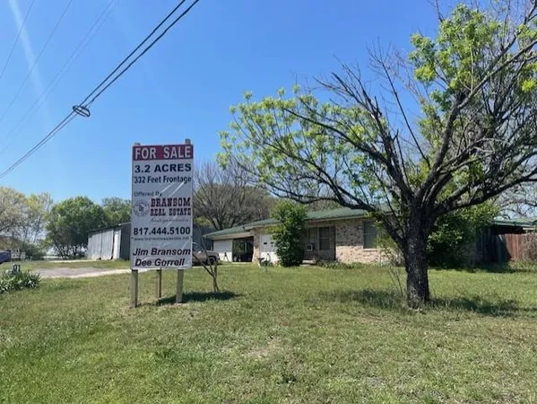 $298,900 | 604 Goshen Road, Springtown, TX 76082