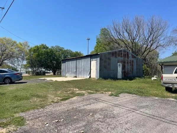 $298,900 | 604 Goshen Road, Springtown, TX 76082