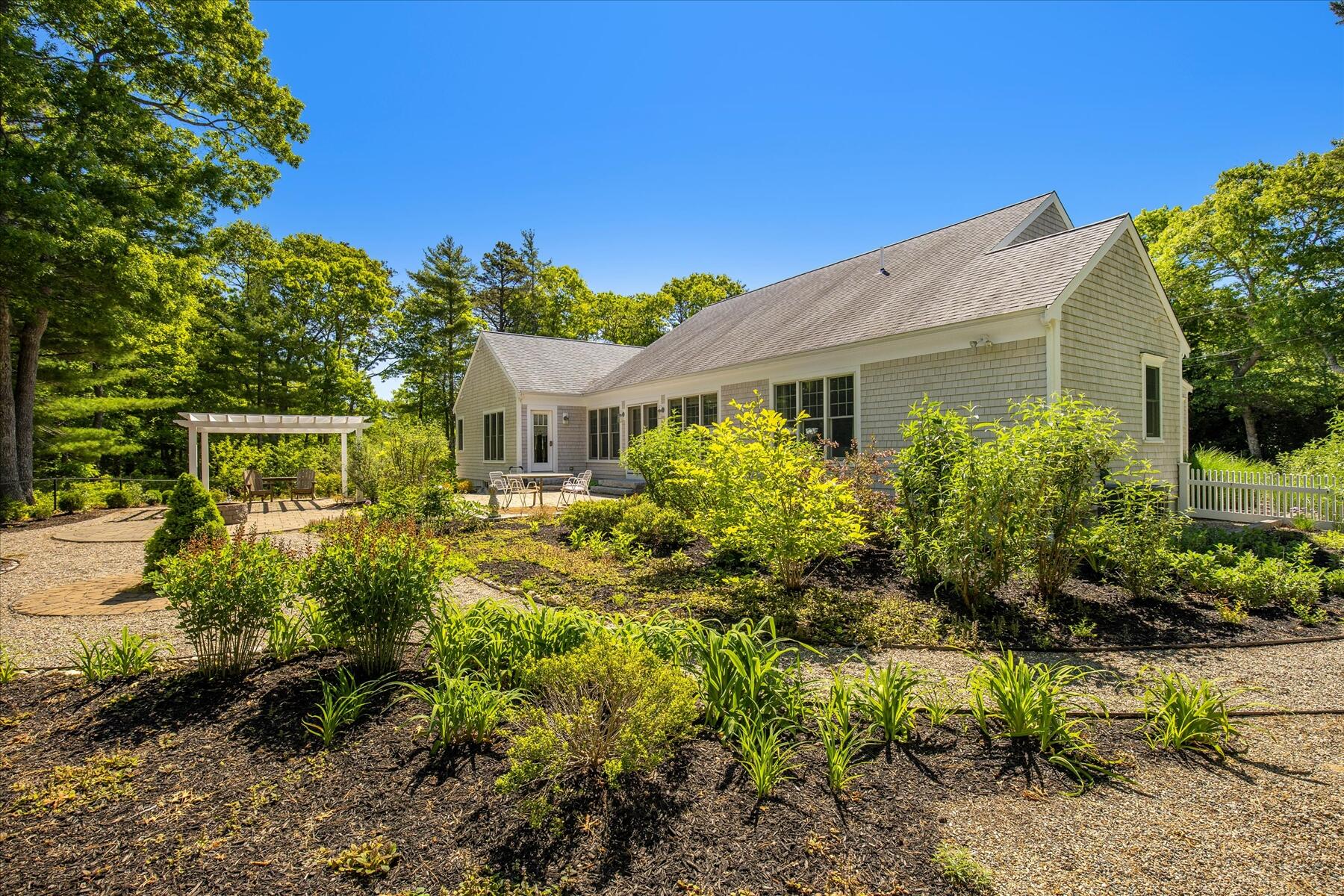 236 Pine Ridge Road Cotuit, MA 02635 - Photo 23 of 30 06-MG_2173-r