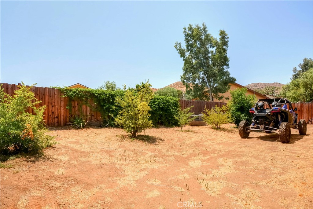 4320 Ambs Drive Riverside, CA 92505 - Photo 13 of 35