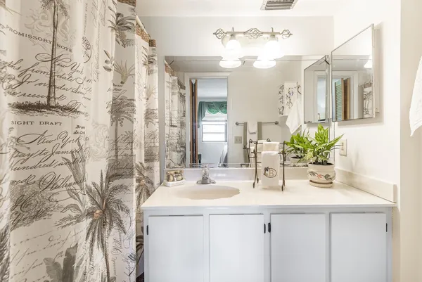 $1,575 | 140 Lake Nancy Lane, Unit 113, West Palm Beach, FL 33411