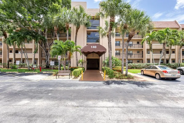 $1,575 | 140 Lake Nancy Lane, Unit 113, West Palm Beach, FL 33411