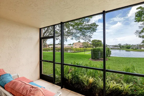 $1,575 | 140 Lake Nancy Lane, Unit 113, West Palm Beach, FL 33411