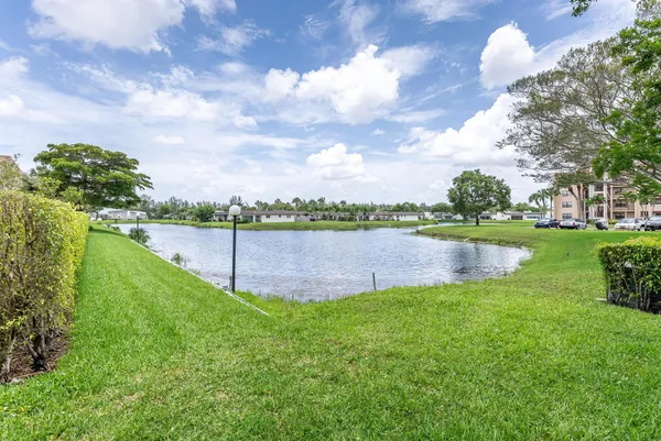 $1,575 | 140 Lake Nancy Lane, Unit 113, West Palm Beach, FL 33411