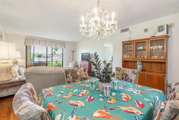 $1,575 | 140 Lake Nancy Lane, Unit 113, West Palm Beach, FL 33411