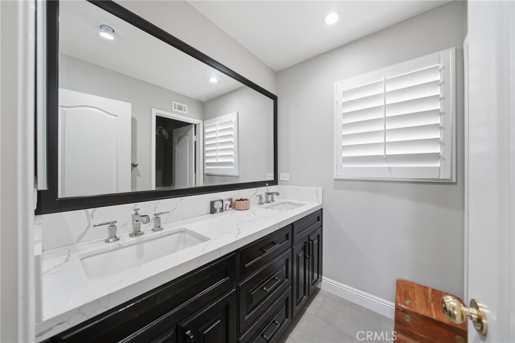 13903 Highlander Road La Mirada, CA 90638 - Photo 29 of 65 2nd bathroom