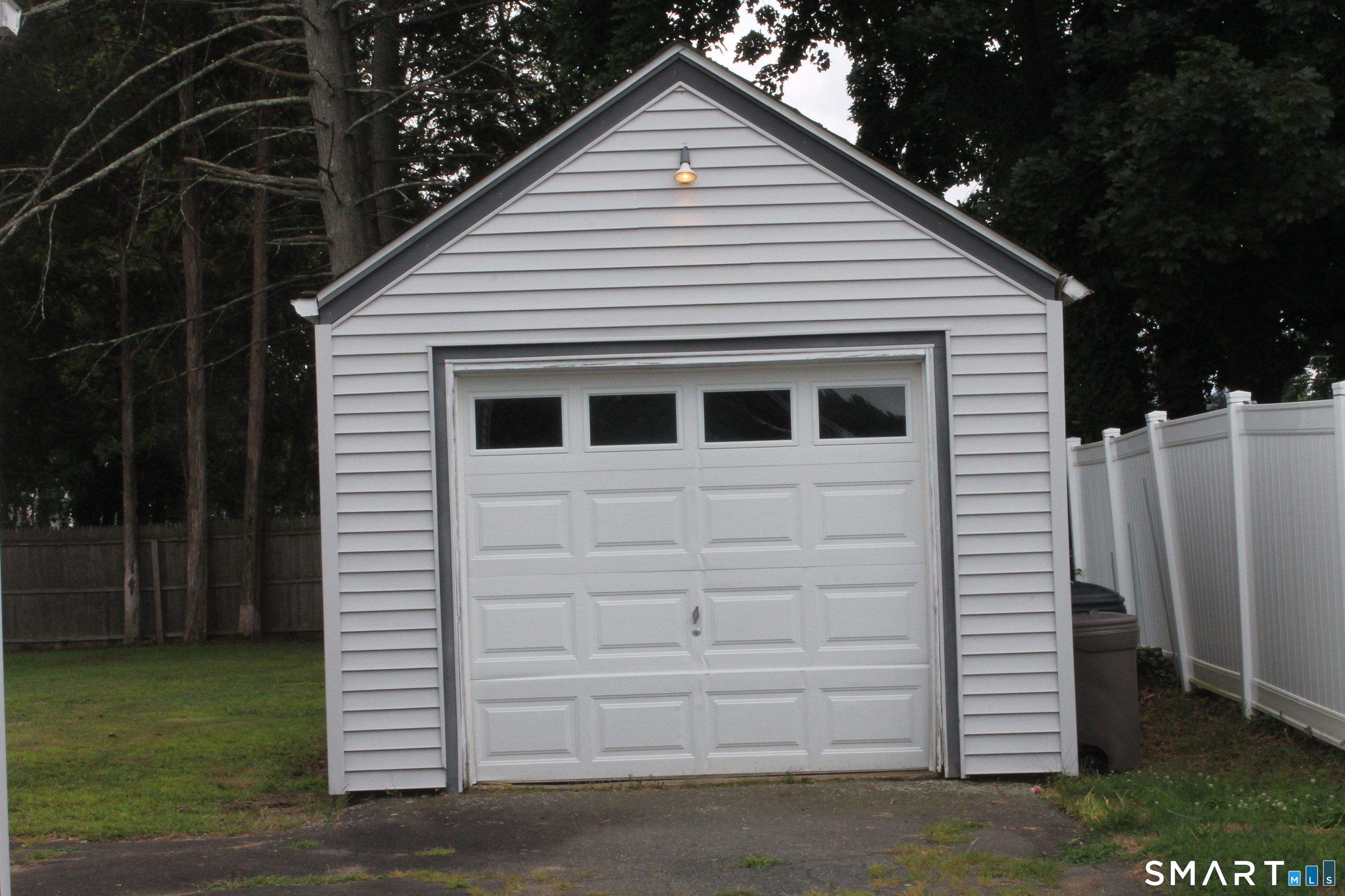 54 May Street Meriden, CT 06451 - Photo 6 of 19 Gallery Image 6