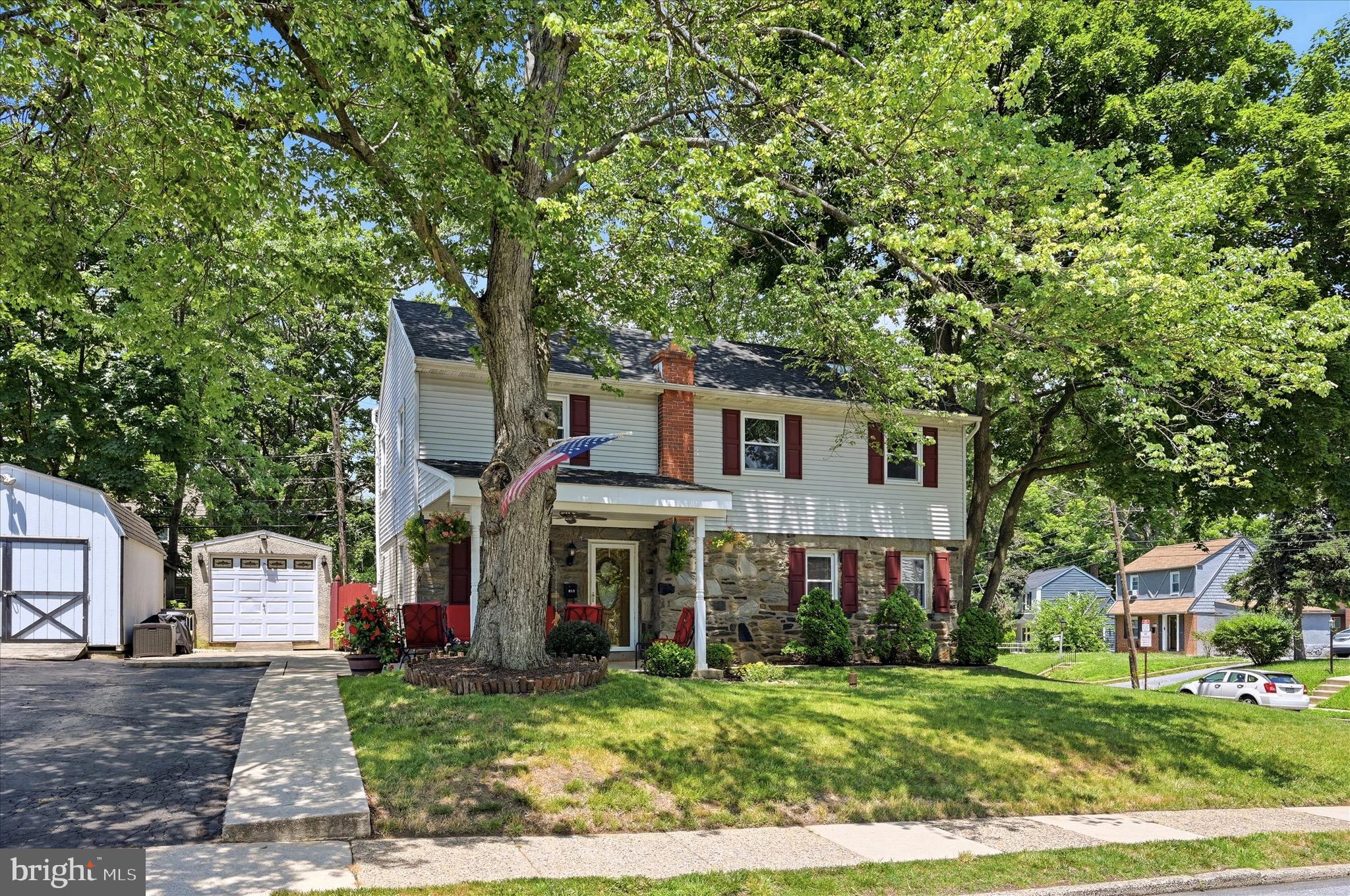 747 Surrey Road Aldan, PA 19018 - Photo 2 of 25 Exterior Front/Driveway