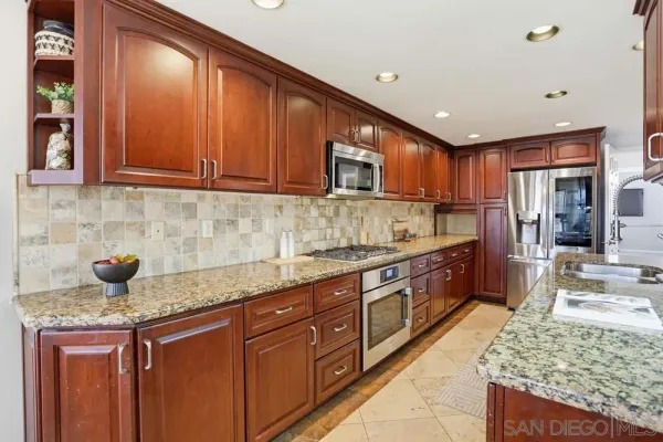 $1,495,000 | 11753 Avenida Sivrita, San Diego, CA 92128