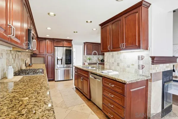 $1,495,000 | 11753 Avenida Sivrita, San Diego, CA 92128