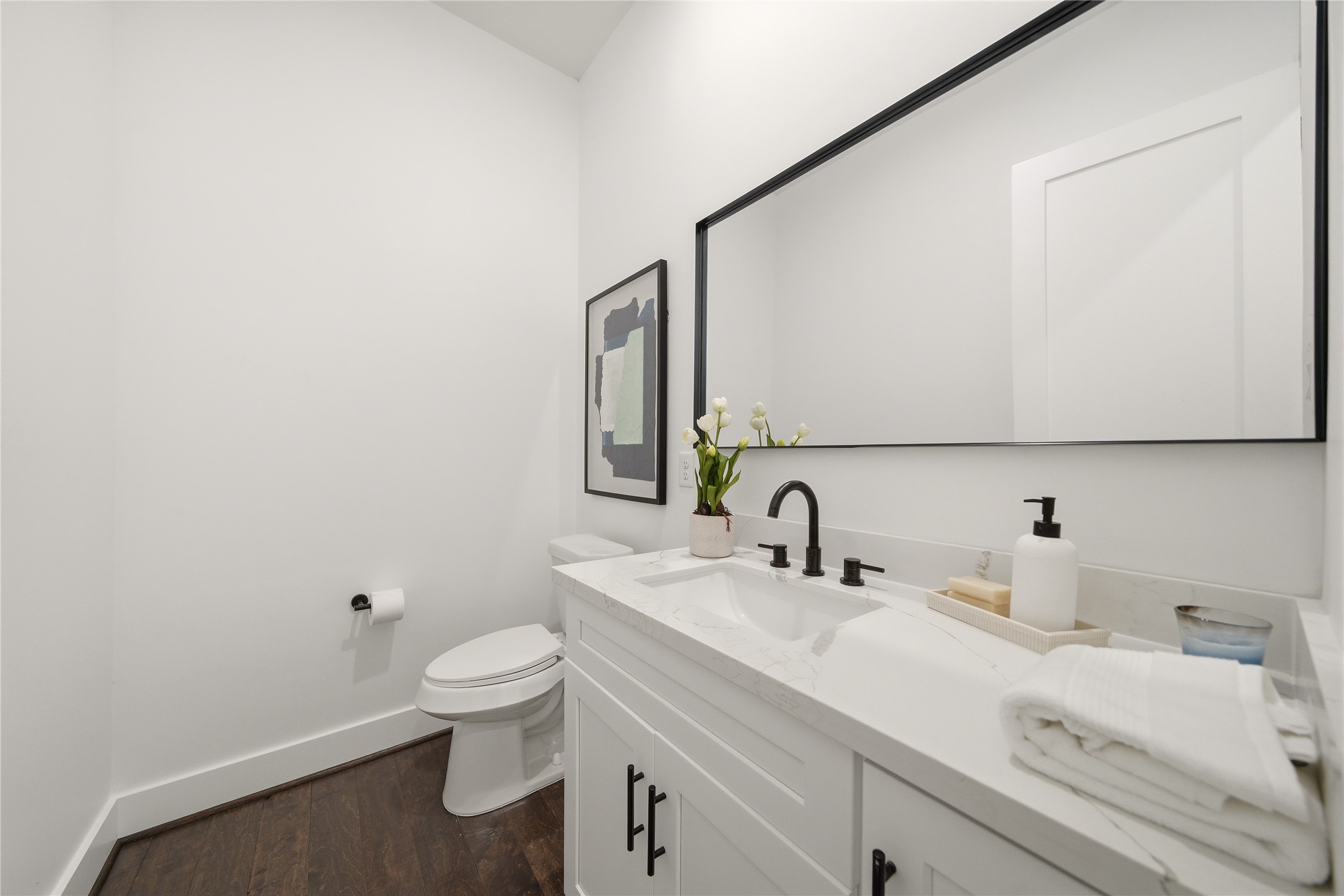 5024 Winnetka Street, Unit A Houston, TX 77021 - Photo 10 of 19 Powder room on second floor.