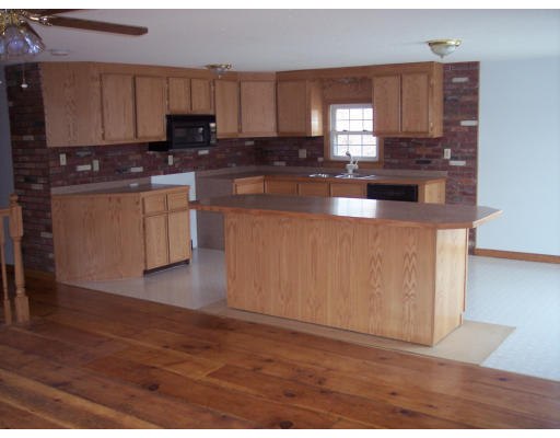 230 Pierce Road West Brookfield, MA 01585 - Photo 3 of 12 Gallery Image 3