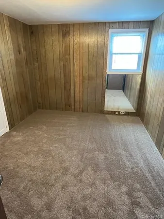$4,200 | 125 West Hoffman Avenue, Lindenhurst, NY 11757