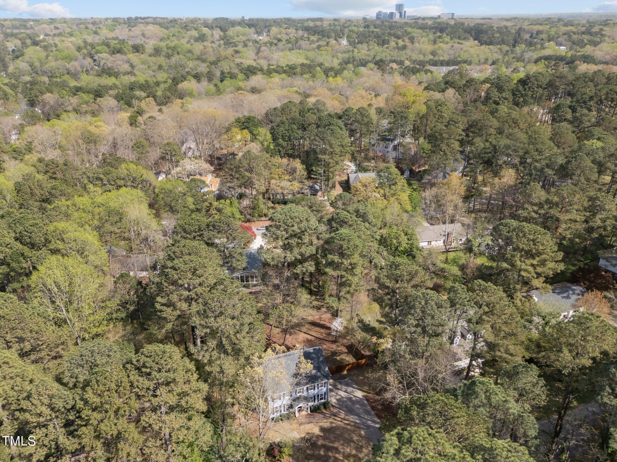 5120 Knaresborough Road Raleigh, NC 27612 - Photo 34 of 36 35-web-or-mls-DJI_20250401154138_0440_D