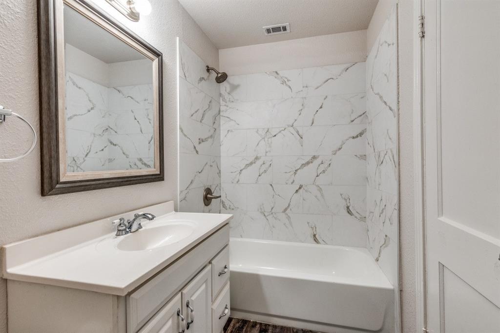 4256 Standish Road Fort Worth, TX 76133 - Photo 6 of 12