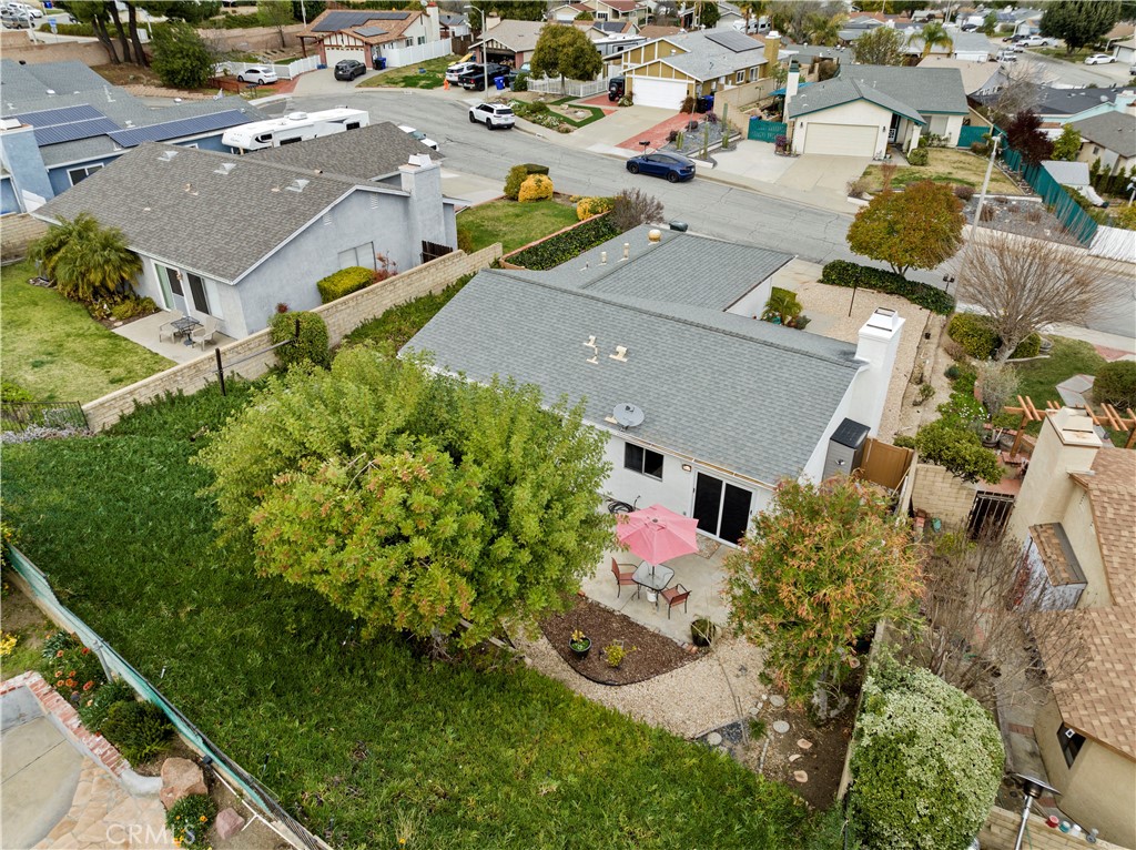 28014 Fox Run Circle Castaic, CA 91384 - Photo 25 of 27 an aerial view of a house with a garden