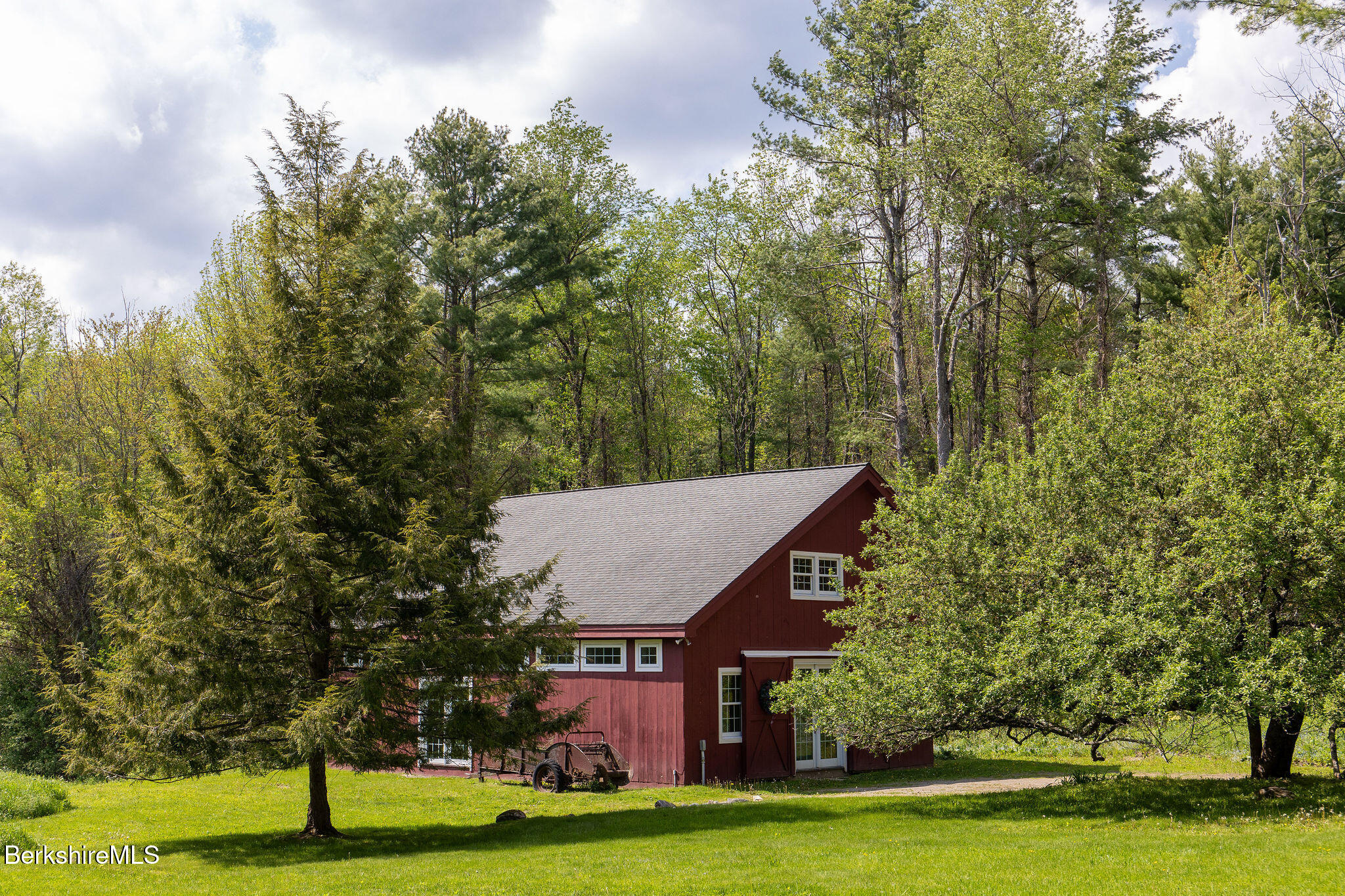 14 Old Tree Farm Road Stockbridge, MA 01266 - Photo 4 of 50 0006-exterior