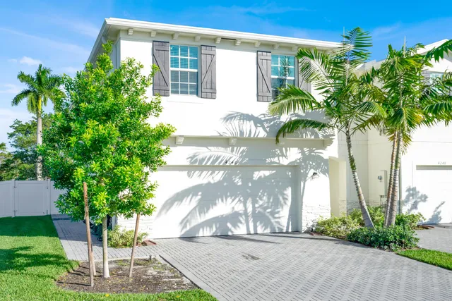 $3,250 | 4246 Lagoon Shore Drive, Lake Worth, FL 33467