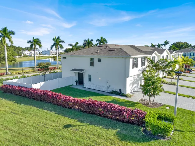 $3,250 | 4246 Lagoon Shore Drive, Lake Worth, FL 33467