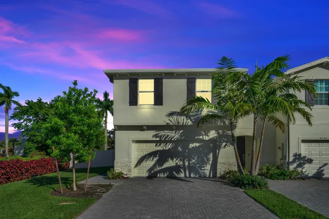 $3,250 | 4246 Lagoon Shore Drive, Lake Worth, FL 33467