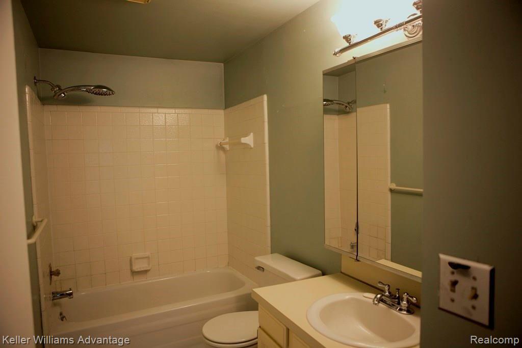 1000 Willow Grove Court Rochester, MI 48307 - Photo 14 of 18
